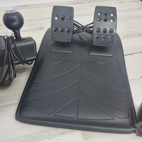 Logitech Driving Force Pro Steering Wheel Pc (Pedal cord does not work) - Picture 3 of 9